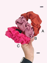 Load image into Gallery viewer, Linen Ruffled Headband
