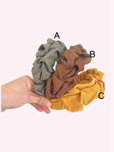 Load image into Gallery viewer, Linen Ruffled Headband