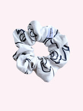 Load image into Gallery viewer, Cotton Linen | White & Lines | Scrunchies